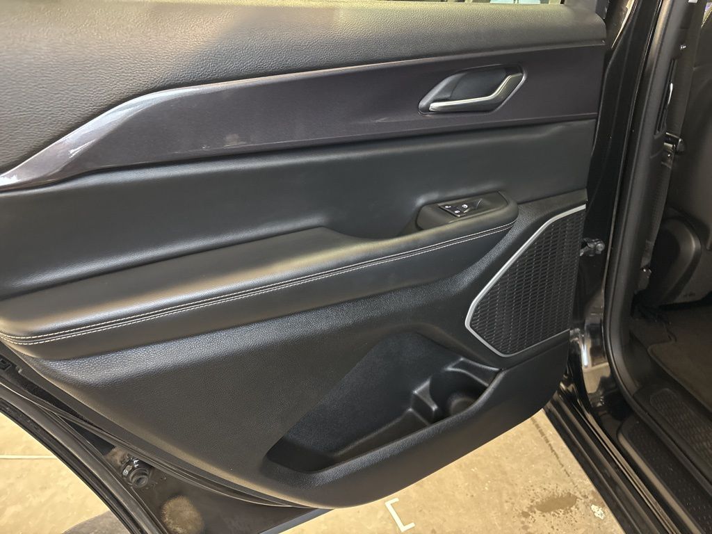 Thumbnail: 2021 Jeep Grand Cherokee L - 30