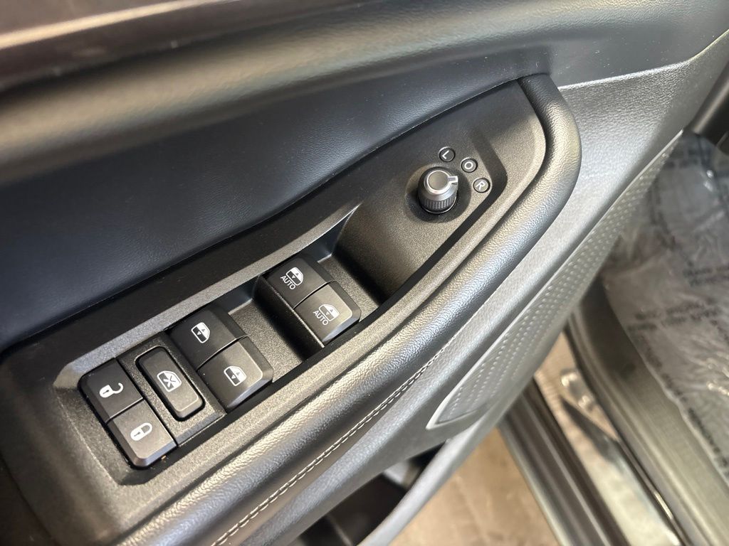 Thumbnail: 2021 Jeep Grand Cherokee L - 22
