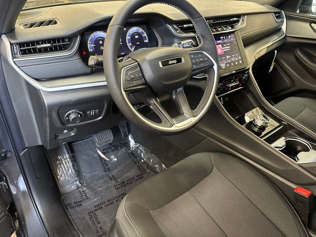 Thumbnail: 2026 Jeep Grand Cherokee L - 2