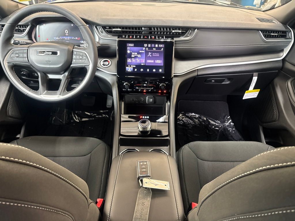 Thumbnail: 2026 Jeep Grand Cherokee L - 12