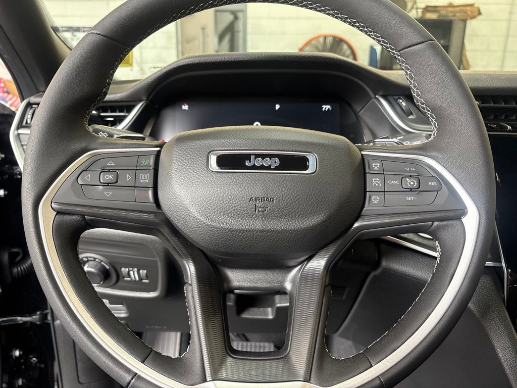 Thumbnail: 2026 Jeep Grand Cherokee L - 8