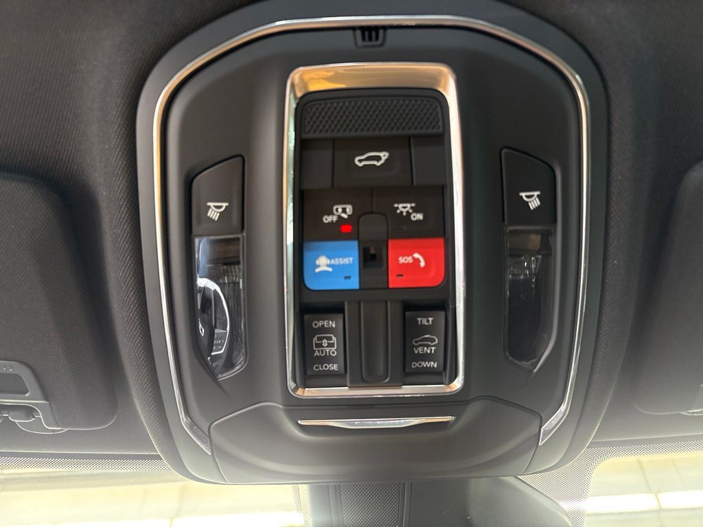 Thumbnail: 2026 Jeep Grand Cherokee L - 30