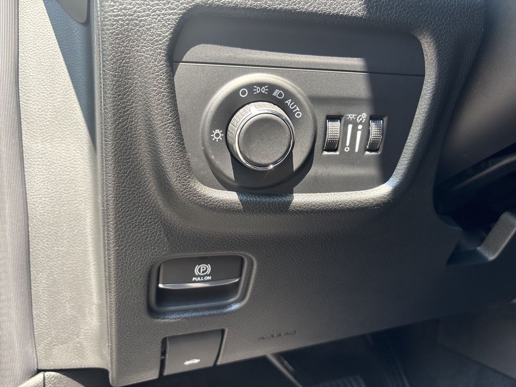 Thumbnail: 2025 Jeep Grand Cherokee L - 20