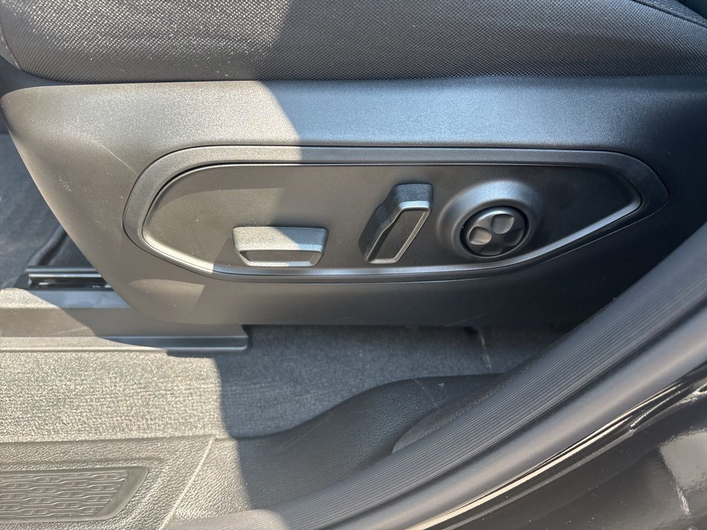 Thumbnail: 2025 Jeep Grand Cherokee L - 22