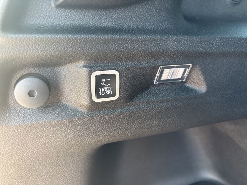 Thumbnail: 2025 Jeep Grand Cherokee L - 30