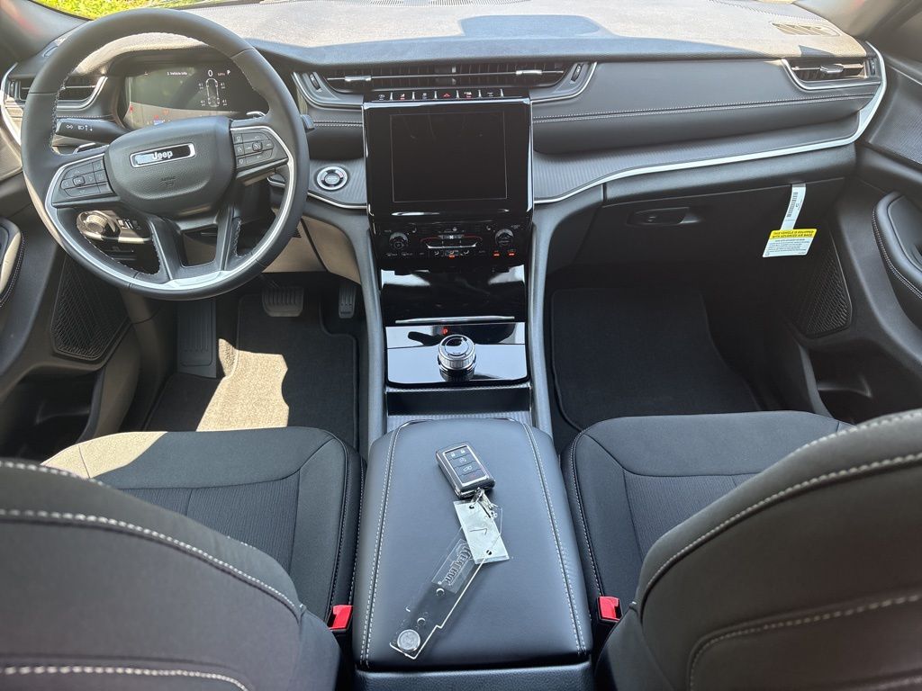 Thumbnail: 2025 Jeep Grand Cherokee L - 11