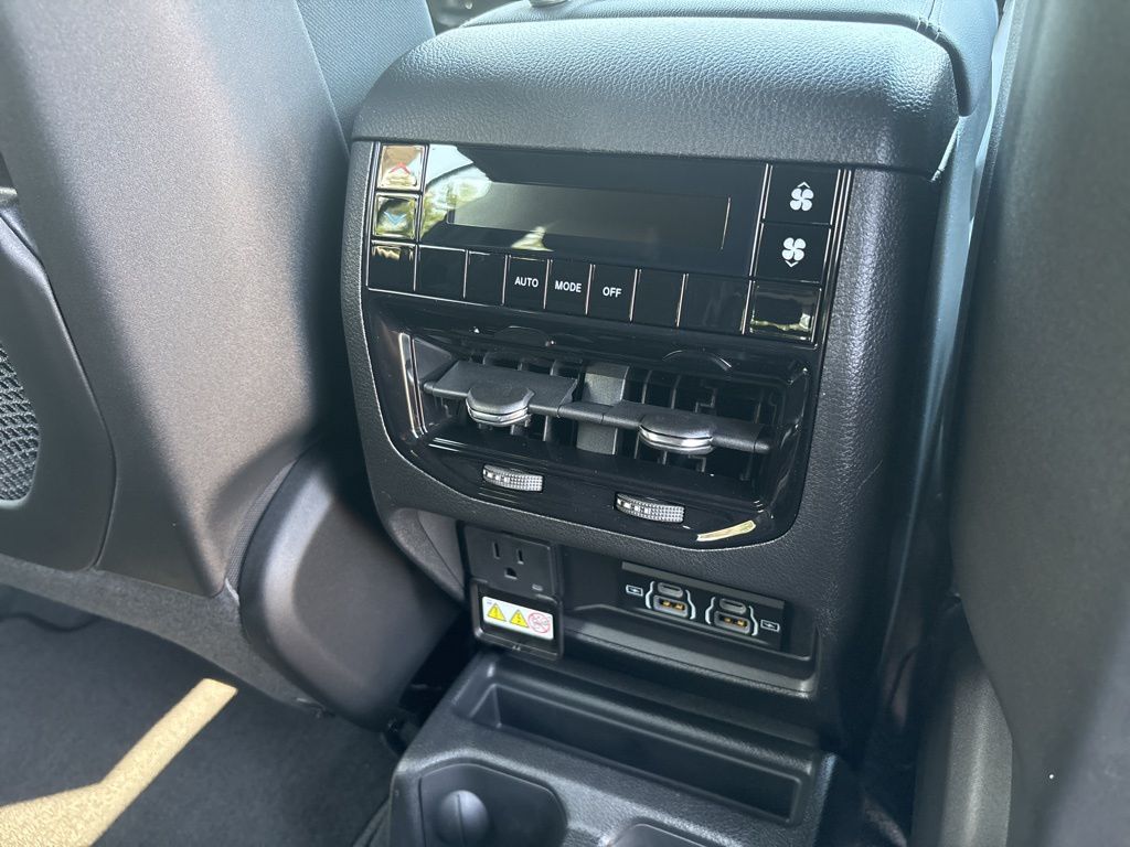 Thumbnail: 2025 Jeep Grand Cherokee L - 34