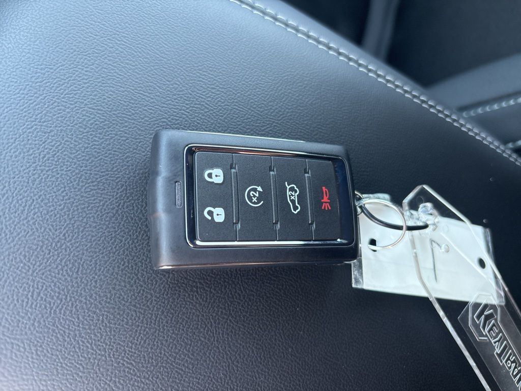 Thumbnail: 2025 Jeep Grand Cherokee L - 15