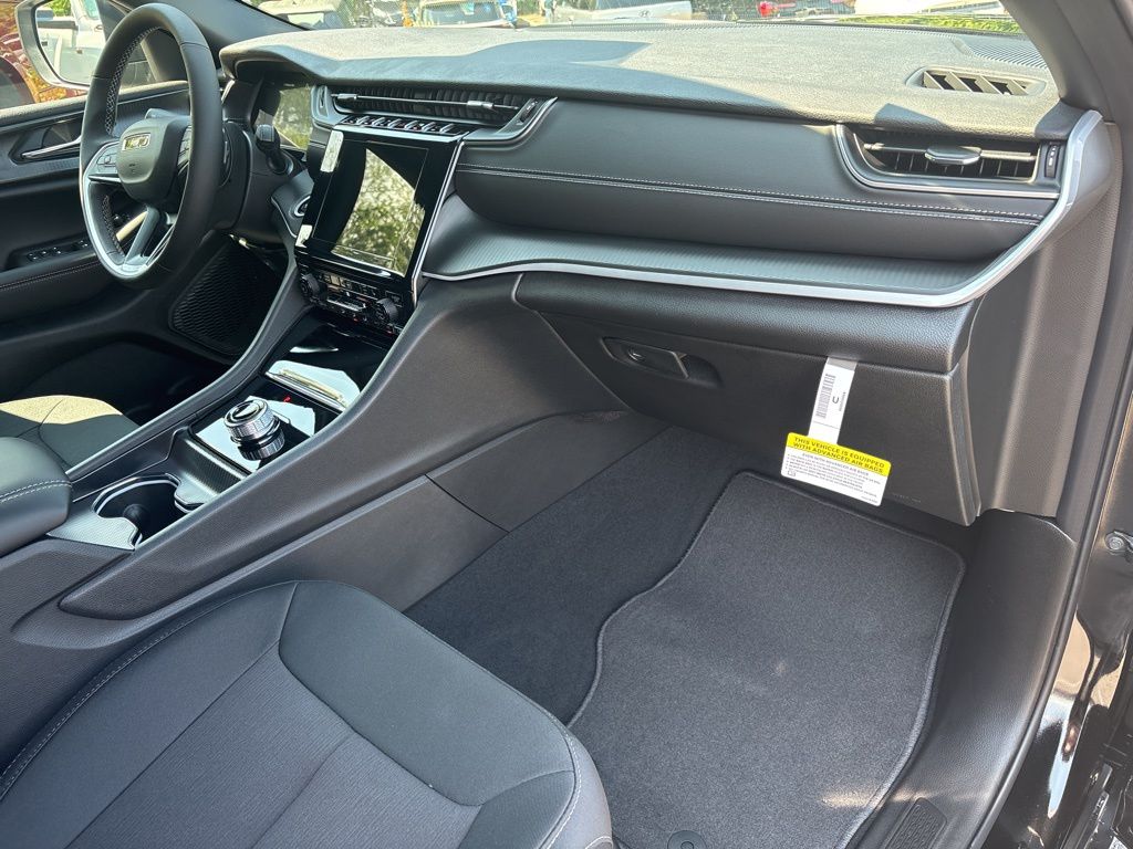 Thumbnail: 2025 Jeep Grand Cherokee L - 12