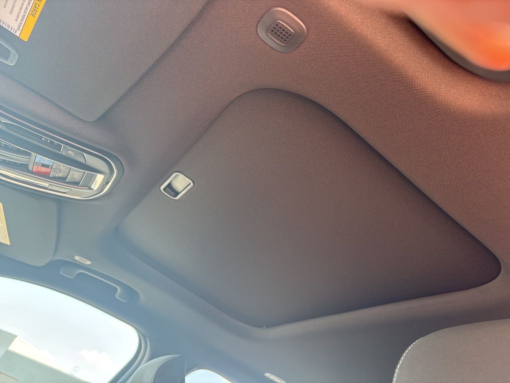 Thumbnail: 2025 Jeep Grand Cherokee L - 24