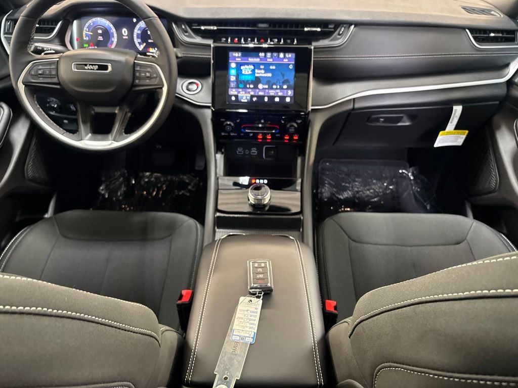 Thumbnail: 2026 Jeep Grand Cherokee L - 12