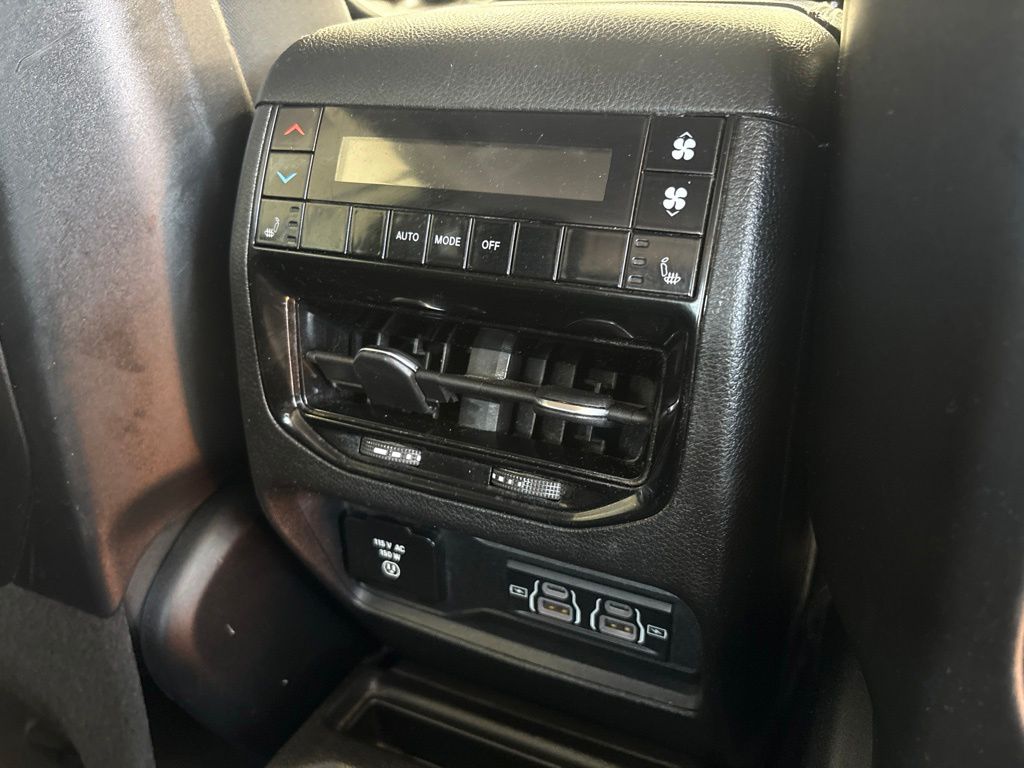 Thumbnail: 2021 Jeep Grand Cherokee L - 43