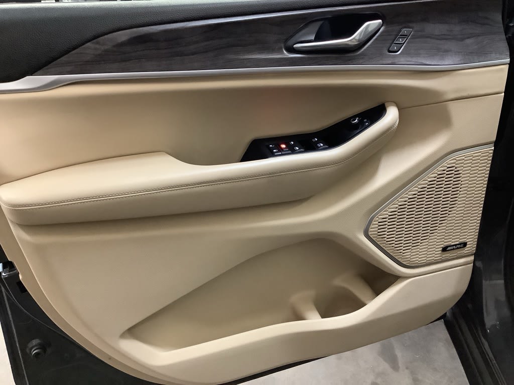 2022 Jeep Grand Cherokee L Limited Edition 21
