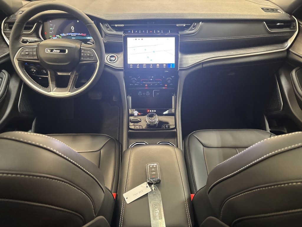 Thumbnail: 2024 Jeep Grand Cherokee - 13