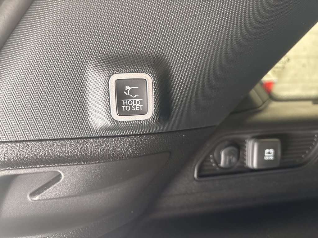 Thumbnail: 2024 Jeep Grand Cherokee - 35