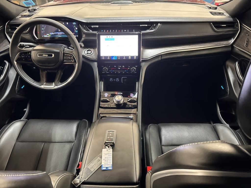 Thumbnail: 2023 Jeep Grand Cherokee - 10