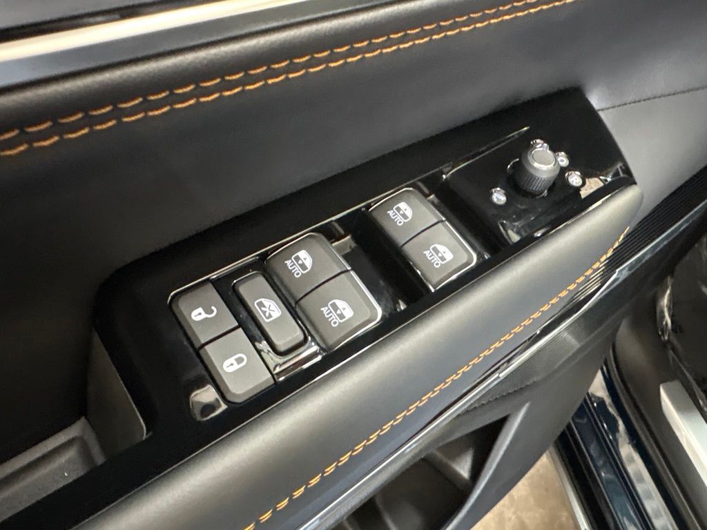 Thumbnail: 2026 Jeep Grand Wagoneer - 23