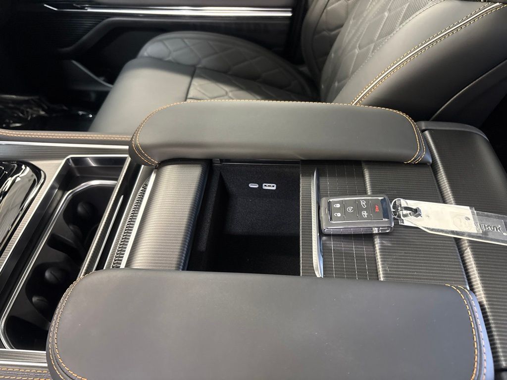 Thumbnail: 2026 Jeep Grand Wagoneer - 27