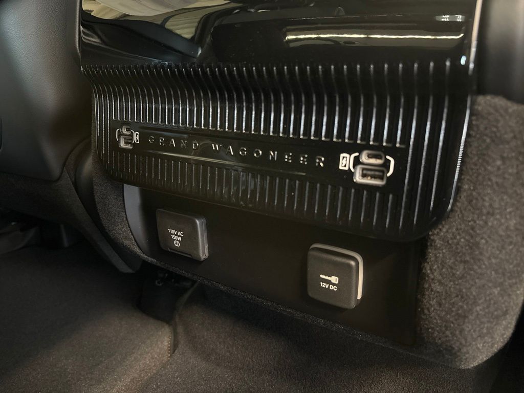 Thumbnail: 2026 Jeep Grand Wagoneer - 45