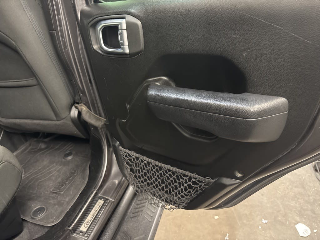 Thumbnail: 2023 Jeep Gladiator - 32