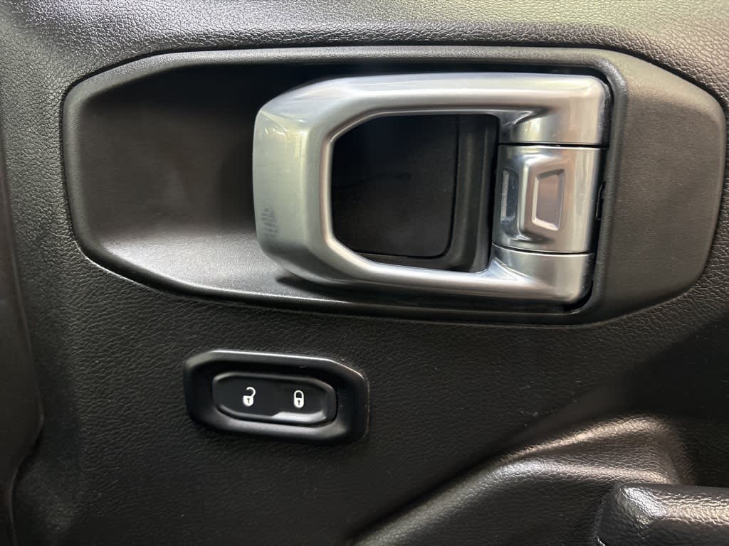 Thumbnail: 2023 Jeep Gladiator - 35