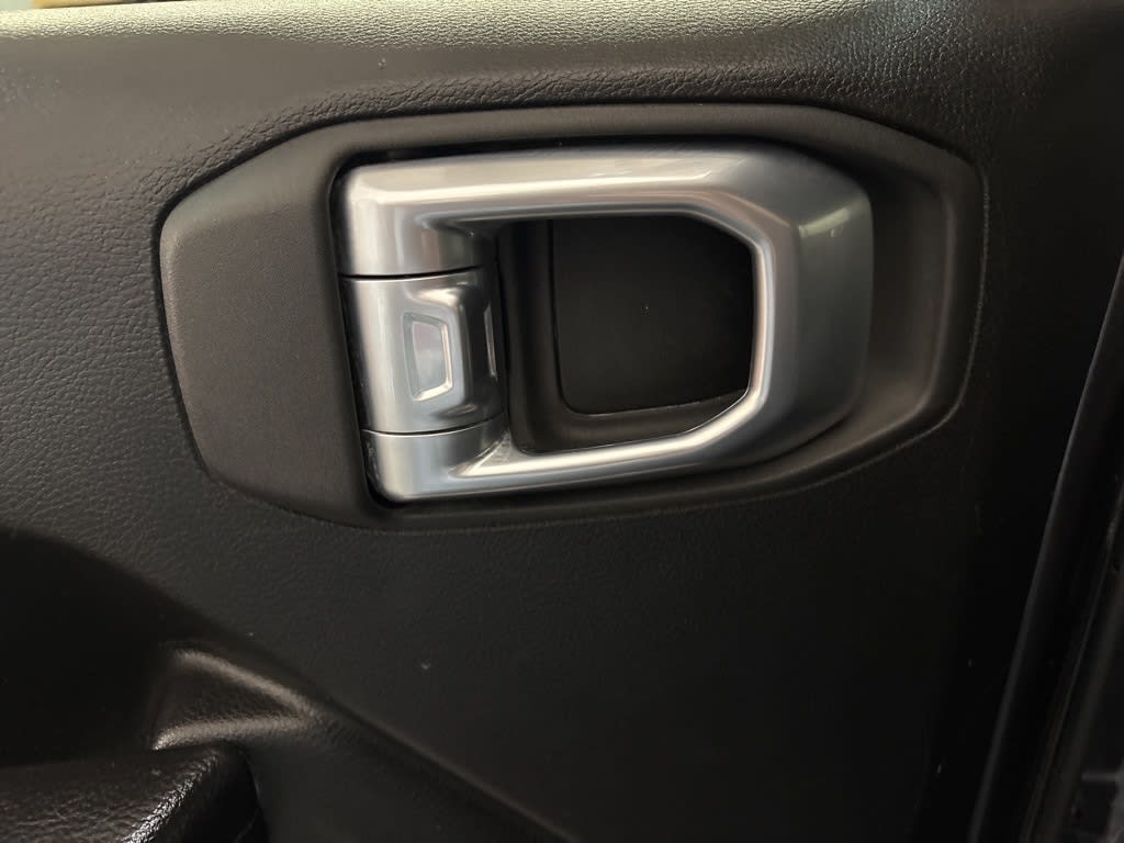 Thumbnail: 2023 Jeep Gladiator - 29