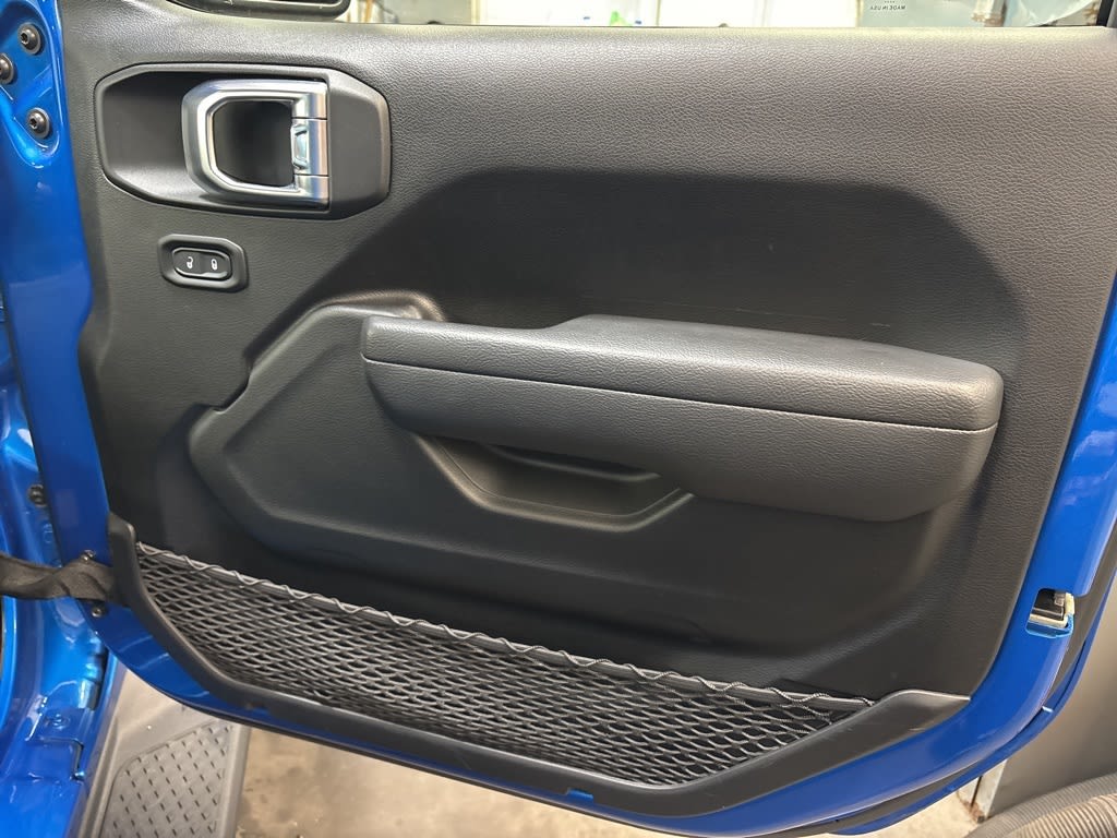 Thumbnail: 2022 Jeep Gladiator - 38