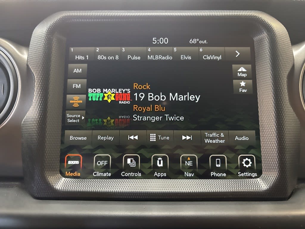 Thumbnail: 2022 Jeep Gladiator - 14