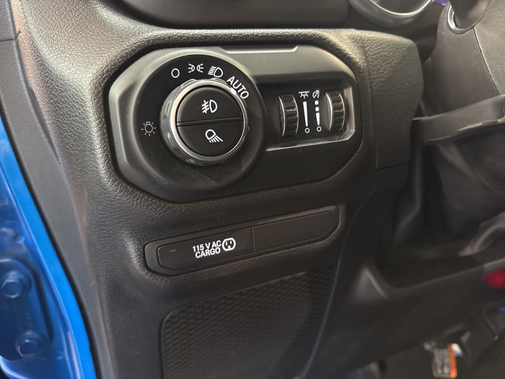 Thumbnail: 2022 Jeep Gladiator - 22