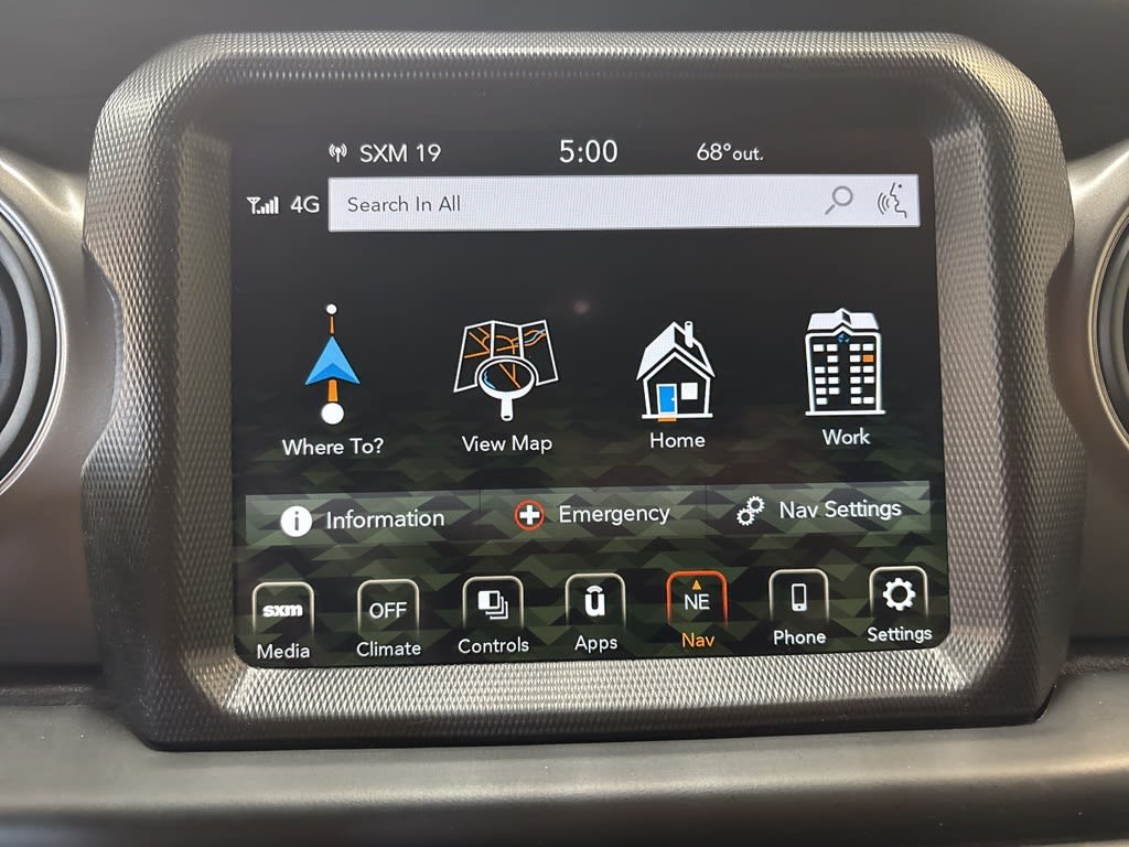 Thumbnail: 2022 Jeep Gladiator - 25