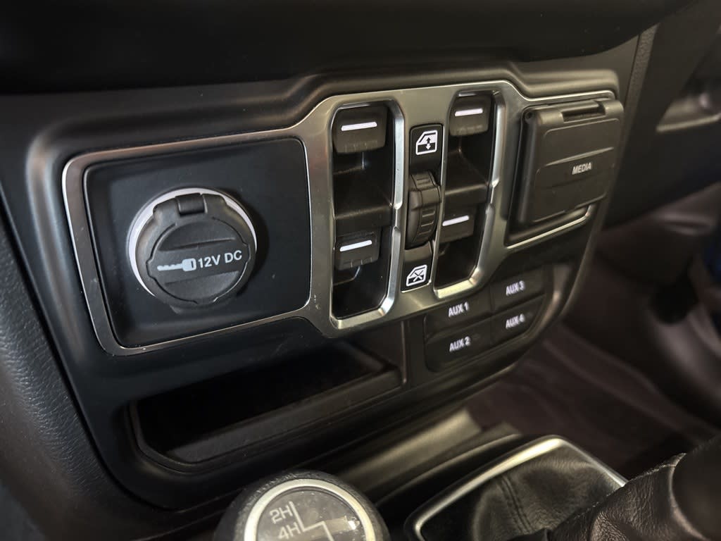 Thumbnail: 2022 Jeep Gladiator - 28