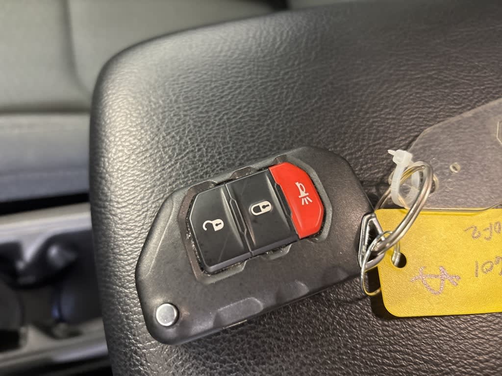 Thumbnail: 2022 Jeep Gladiator - 17