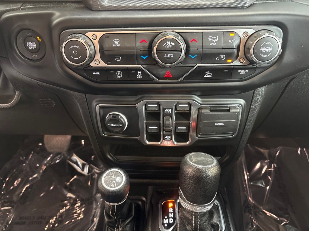Thumbnail: 2023 Jeep Gladiator - 28