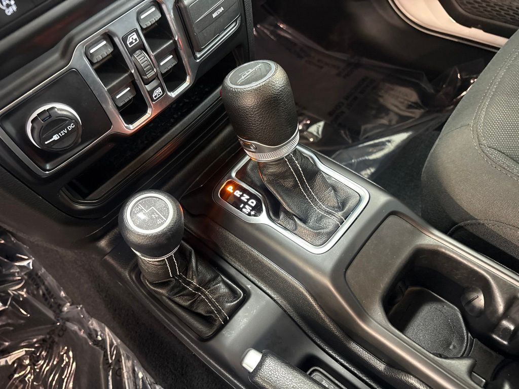 Thumbnail: 2023 Jeep Gladiator - 29