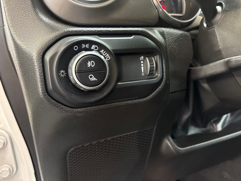 Thumbnail: 2023 Jeep Gladiator - 23