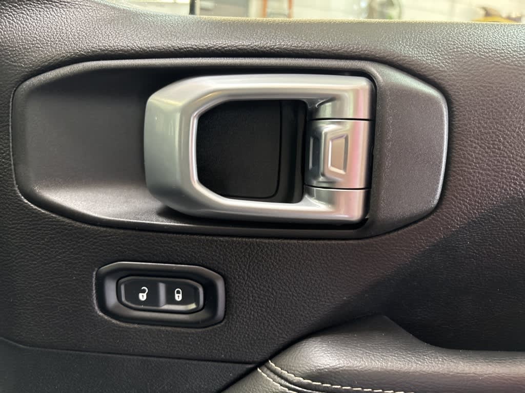 Thumbnail: 2020 Jeep Gladiator - 39