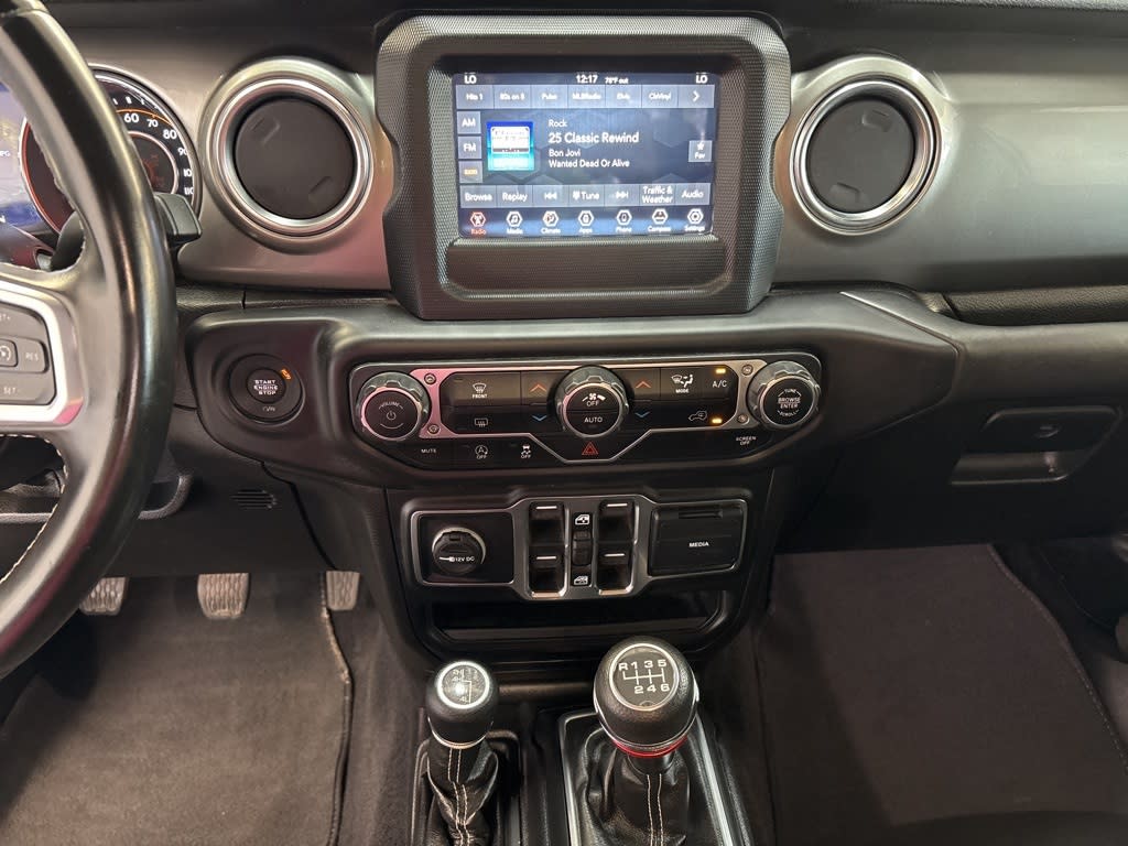 Thumbnail: 2020 Jeep Gladiator - 14