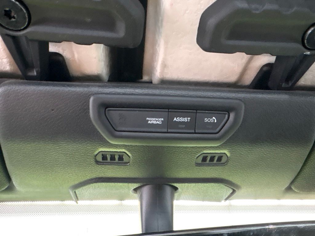 Thumbnail: 2021 Jeep Gladiator - 24
