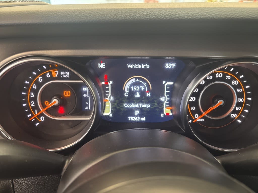 Thumbnail: 2021 Jeep Gladiator - 16