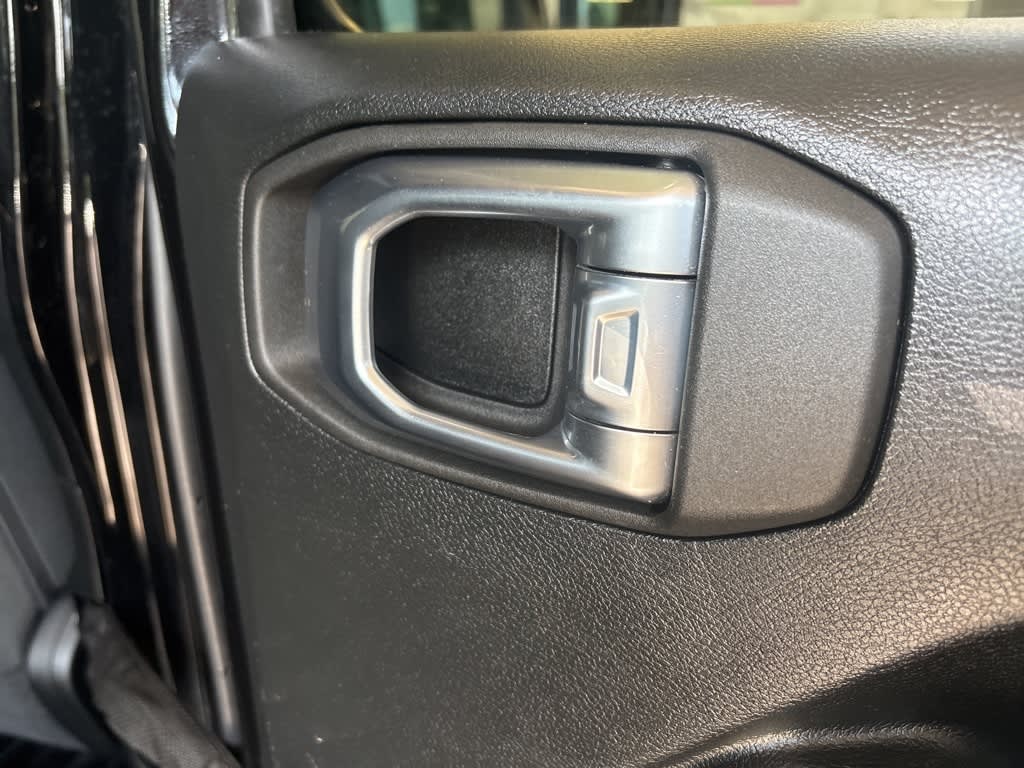 Thumbnail: 2021 Jeep Gladiator - 35