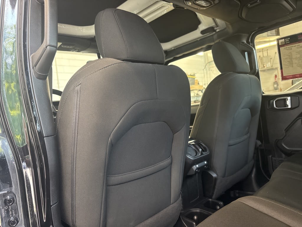 Thumbnail: 2021 Jeep Gladiator - 11