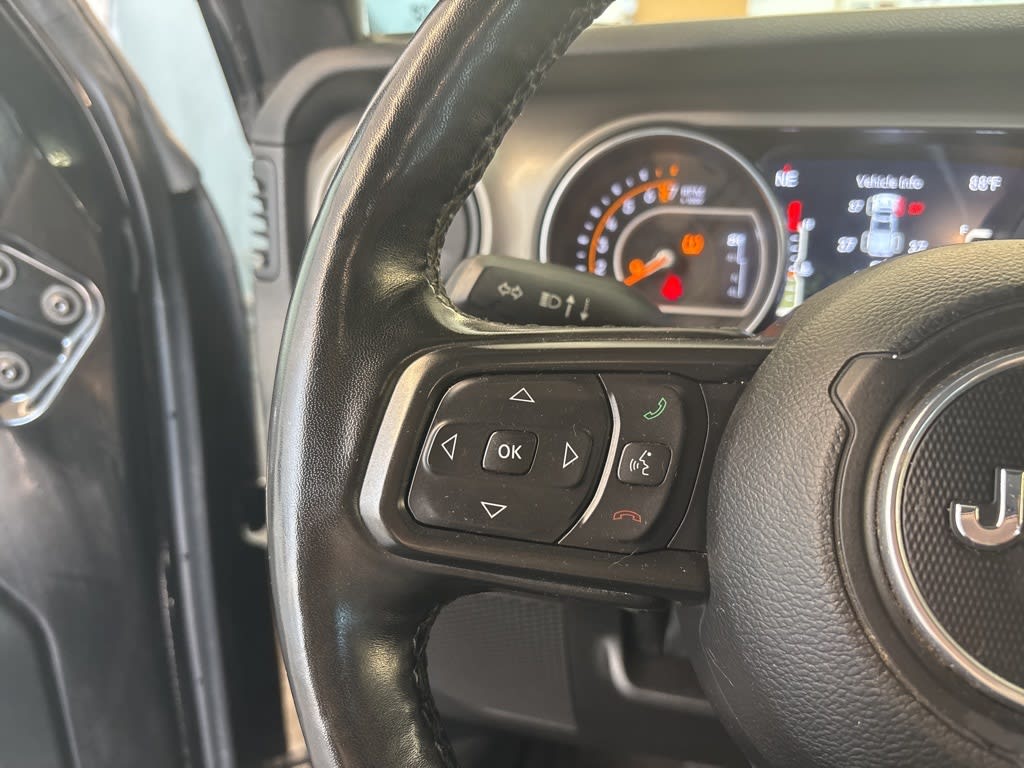 Thumbnail: 2021 Jeep Gladiator - 24