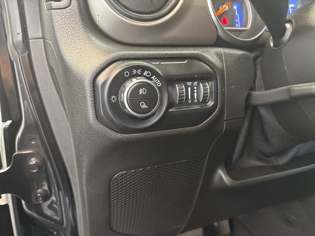 Thumbnail: 2021 Jeep Gladiator - 22