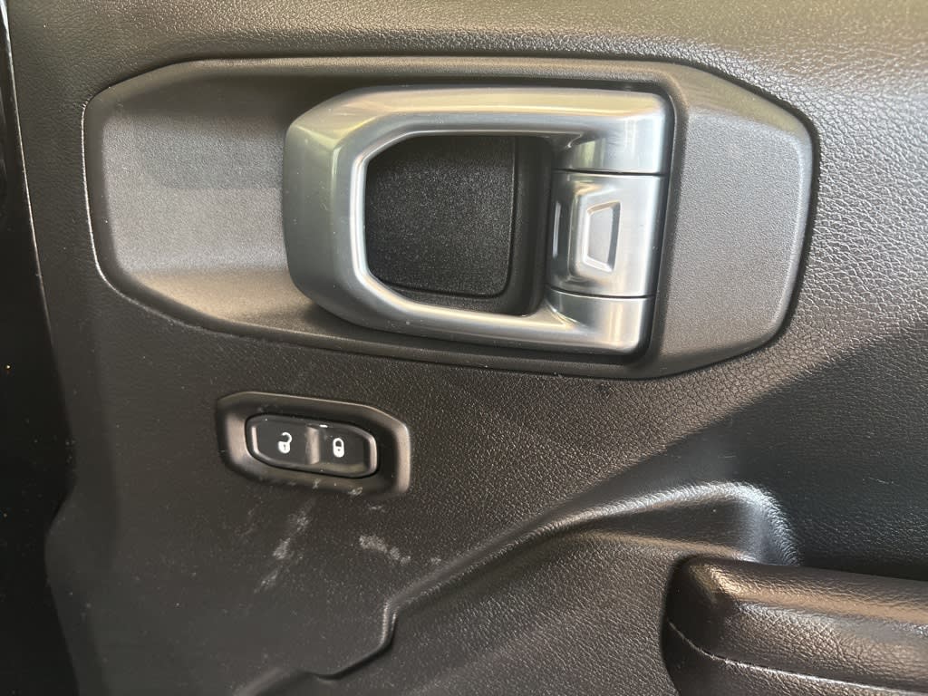 Thumbnail: 2021 Jeep Gladiator - 41