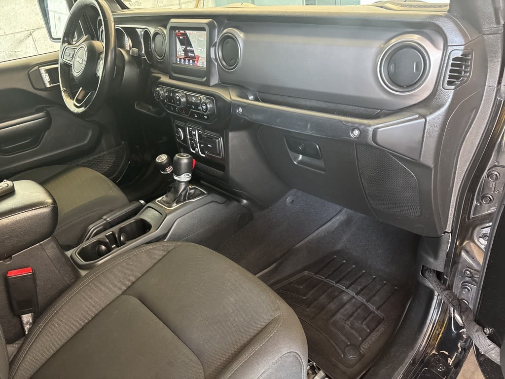 Thumbnail: 2021 Jeep Gladiator - 13