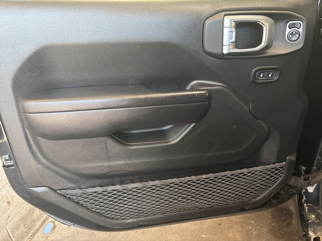 Thumbnail: 2021 Jeep Gladiator - 20