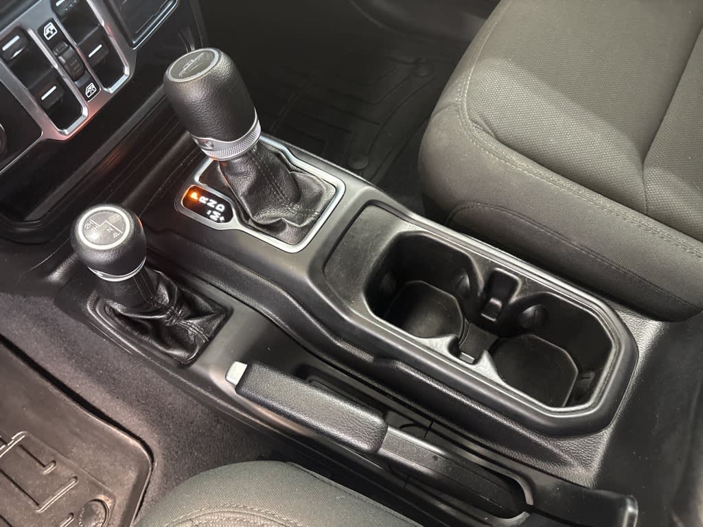 Thumbnail: 2021 Jeep Gladiator - 15