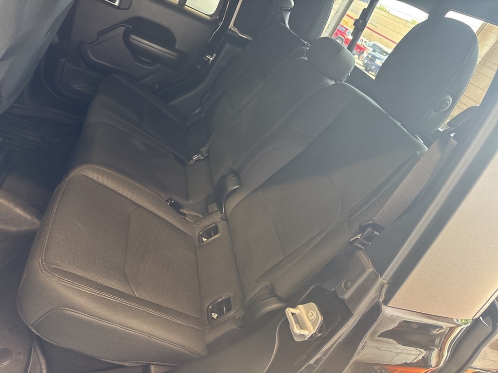 Thumbnail: 2021 Jeep Gladiator - 33