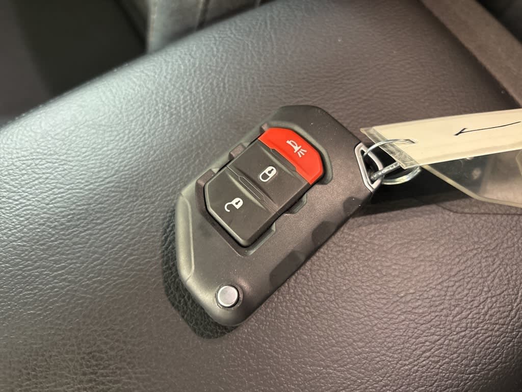 Thumbnail: 2026 Jeep Gladiator - 17