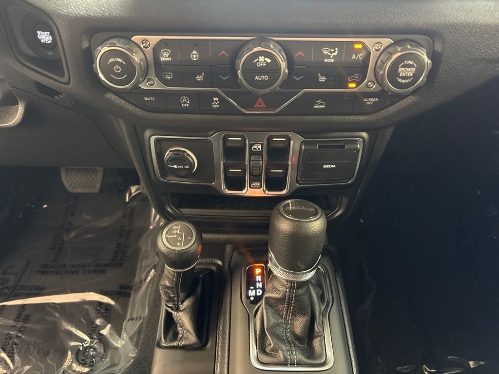Thumbnail: 2026 Jeep Gladiator - 25
